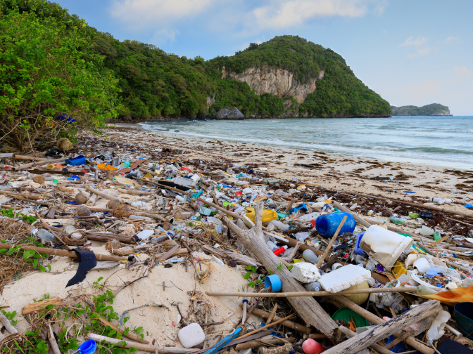 plasticos-en-el-mar-contaminacion