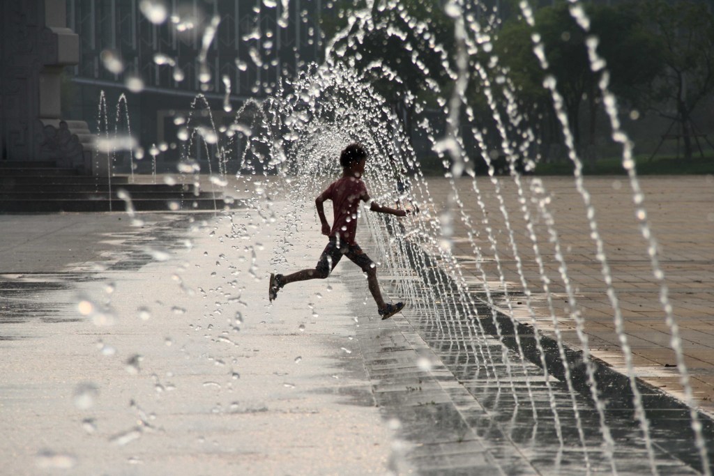 The average number of dangerously hot days.