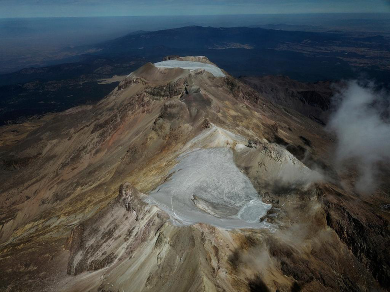 Deshielo-del-Glaciar-Ayoloco-en-el-Volcan-Iztaccihuatl-Mexico